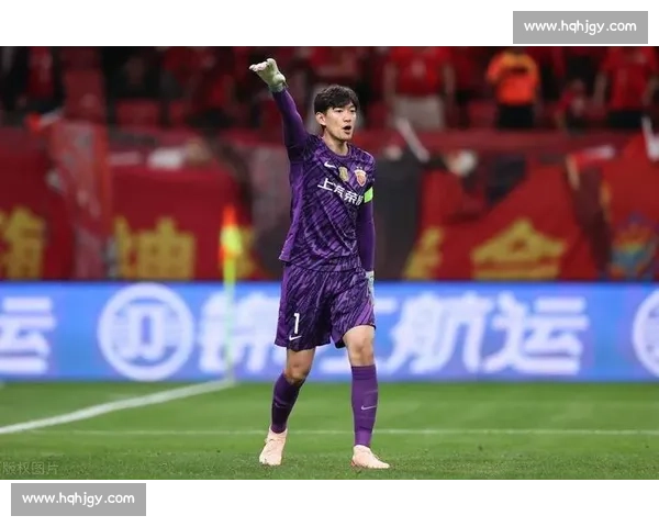 颜骏凌 3 球溃败抿嘴离场！海港争冠遇阻，中超三强差 2 分